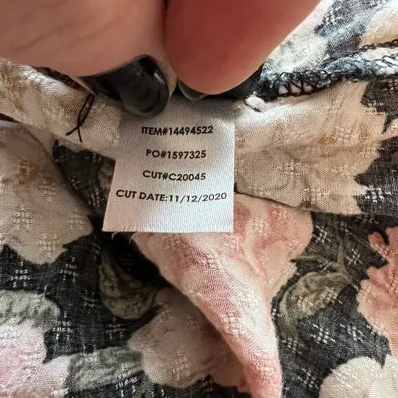 Torrid Black Floral Texture Woven Peasant Blouse Peasant‎ Sleeves Plus Sz 1 - Picture 7 of 7